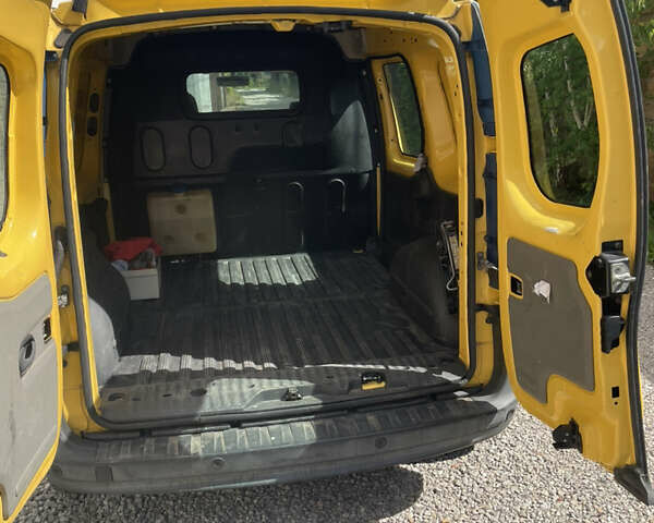 Желтый Рено Кенгу, объемом двигателя 0 л и пробегом 140 тыс. км за 4700 $, фото 4 на Automoto.ua