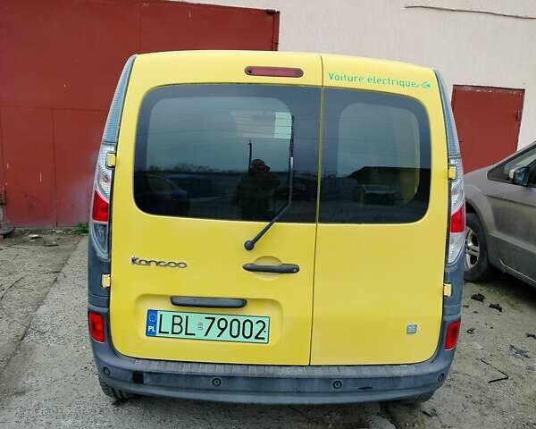 Желтый Рено Кенгу, объемом двигателя 0 л и пробегом 114 тыс. км за 3900 $, фото 1 на Automoto.ua