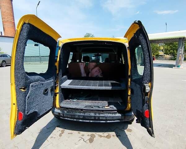 Желтый Рено Кенгу, объемом двигателя 0 л и пробегом 100 тыс. км за 5500 $, фото 8 на Automoto.ua