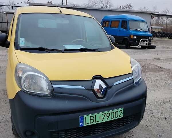 Желтый Рено Кенгу, объемом двигателя 0 л и пробегом 114 тыс. км за 3900 $, фото 2 на Automoto.ua