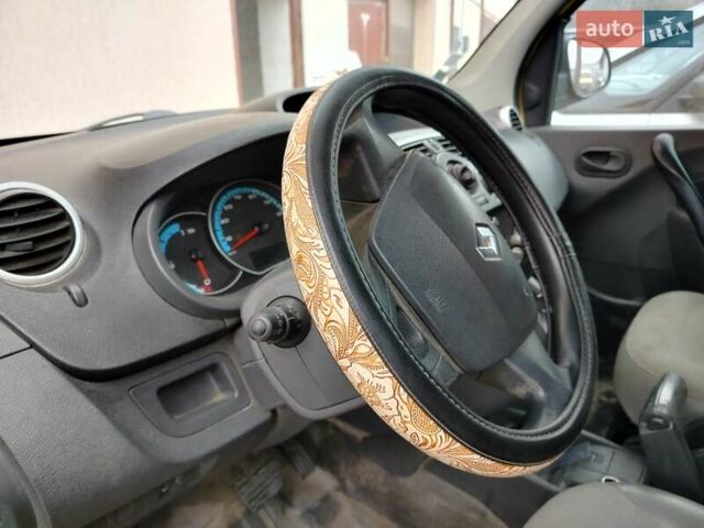 Желтый Рено Кенгу, объемом двигателя 0 л и пробегом 114 тыс. км за 3900 $, фото 3 на Automoto.ua