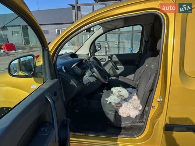 Желтый Рено Кенгу, объемом двигателя 0 л и пробегом 93 тыс. км за 7700 $, фото 12 на Automoto.ua