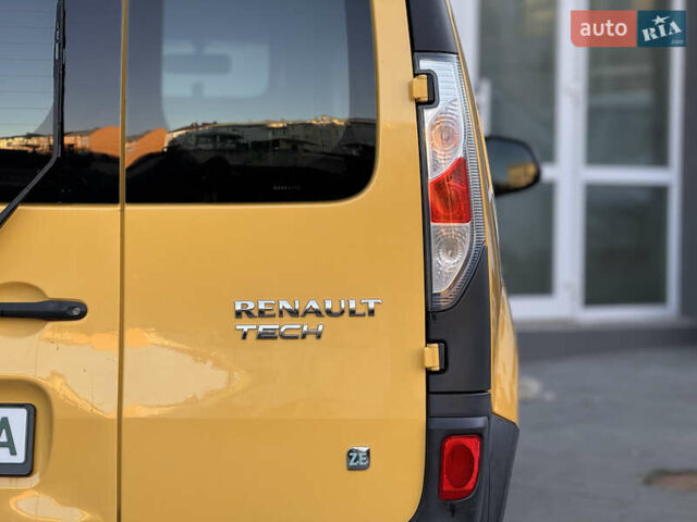 Рено Кєнгу 2015 у Тернополі на Automoto.ua Жовтий Рено Кєнгу, об'ємом двигуна 0 л та пробігом 110 тис. км за 7500 $, фото 13 на Automoto.ua