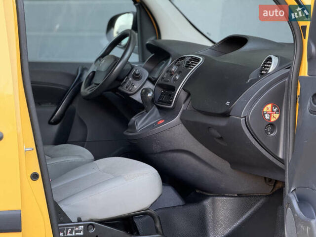Рено Кєнгу 2015 у Тернополі на Automoto.ua Жовтий Рено Кєнгу, об'ємом двигуна 0 л та пробігом 110 тис. км за 7500 $, фото 25 на Automoto.ua