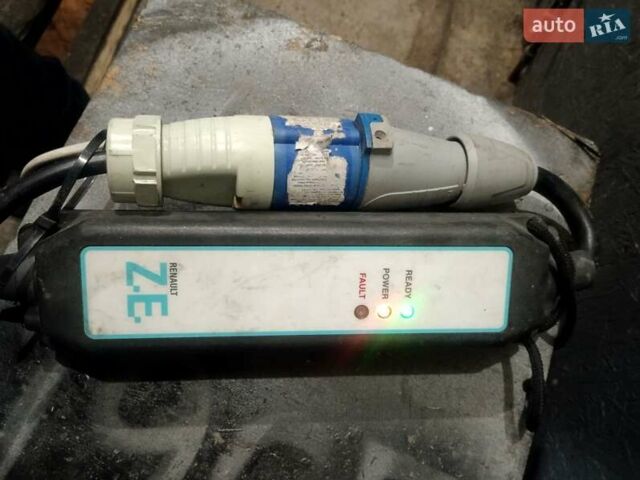 Желтый Рено Кенгу, объемом двигателя 0 л и пробегом 107 тыс. км за 5000 $, фото 13 на Automoto.ua