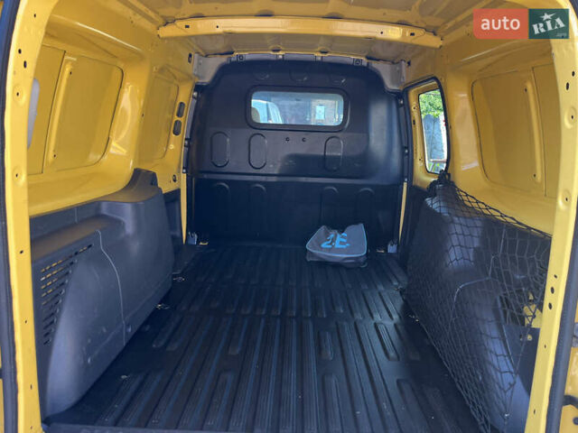 Жовтий Рено Кєнгу, об'ємом двигуна 0 л та пробігом 98 тис. км за 5999 $, фото 12 на Automoto.ua