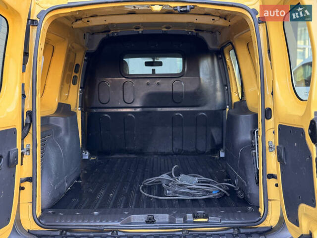 Жовтий Рено Кєнгу, об'ємом двигуна 0 л та пробігом 110 тис. км за 7500 $, фото 20 на Automoto.ua