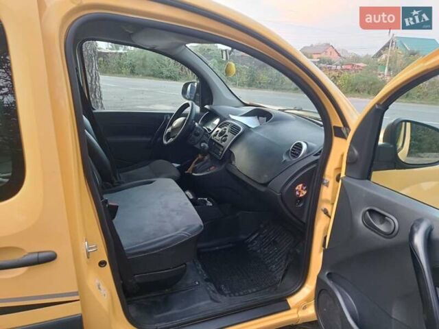 Желтый Рено Кенгу, объемом двигателя 0 л и пробегом 110 тыс. км за 7000 $, фото 5 на Automoto.ua