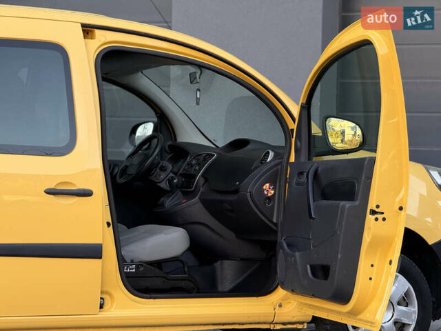 Жовтий Рено Кєнгу, об'ємом двигуна 0 л та пробігом 110 тис. км за 7500 $, фото 22 на Automoto.ua