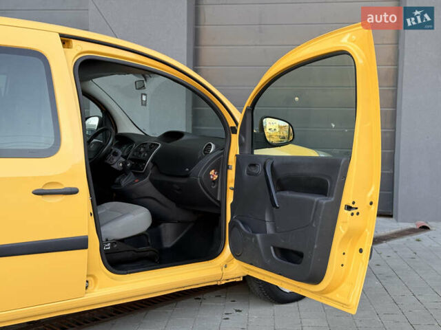 Рено Кєнгу 2015 у Тернополі на Automoto.ua Жовтий Рено Кєнгу, об'ємом двигуна 0 л та пробігом 110 тис. км за 7500 $, фото 15 на Automoto.ua