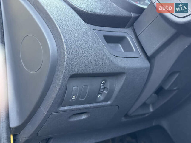 Рено Кєнгу 2015 у Тернополі на Automoto.ua Жовтий Рено Кєнгу, об'ємом двигуна 0 л та пробігом 110 тис. км за 7500 $, фото 29 на Automoto.ua