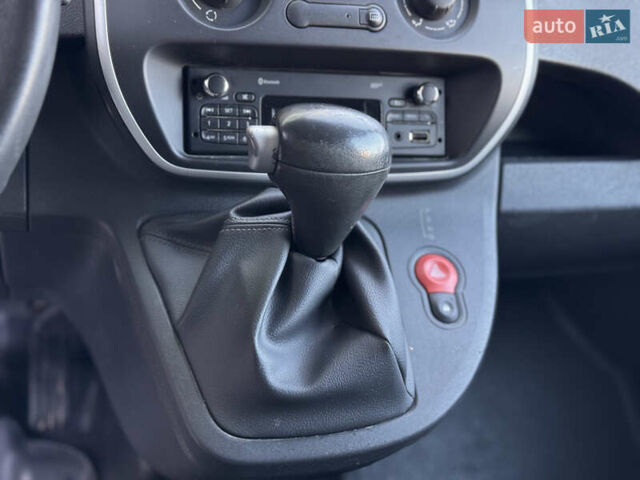 Рено Кєнгу 2015 у Тернополі на Automoto.ua Жовтий Рено Кєнгу, об'ємом двигуна 0 л та пробігом 110 тис. км за 7500 $, фото 30 на Automoto.ua