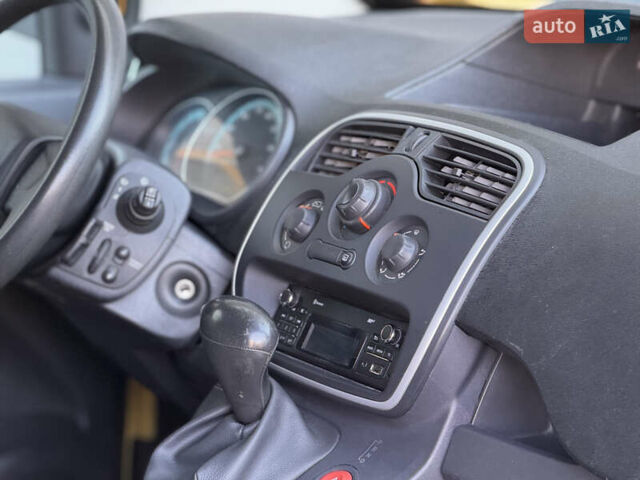 Рено Кєнгу 2015 у Тернополі на Automoto.ua Жовтий Рено Кєнгу, об'ємом двигуна 0 л та пробігом 110 тис. км за 7500 $, фото 26 на Automoto.ua