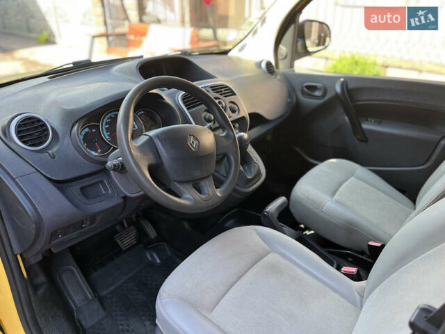 Жовтий Рено Кєнгу, об'ємом двигуна 0 л та пробігом 98 тис. км за 5999 $, фото 6 на Automoto.ua