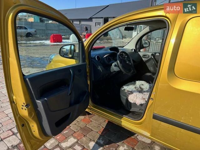 Желтый Рено Кенгу, объемом двигателя 0 л и пробегом 93 тыс. км за 7700 $, фото 11 на Automoto.ua