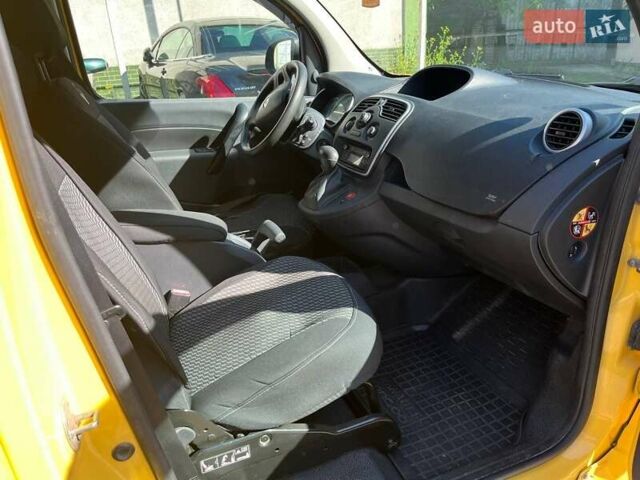 Жовтий Рено Кєнгу, об'ємом двигуна 0 л та пробігом 98 тис. км за 6800 $, фото 4 на Automoto.ua