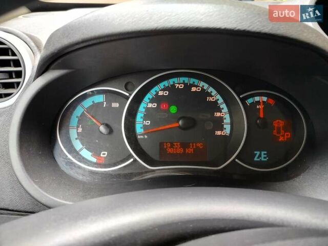 Рено Кенгу 2017 в Львове на Automoto.ua Желтый Рено Кенгу, объемом двигателя 0 л и пробегом 90 тыс. км за 7999 $, фото 8 на Automoto.ua