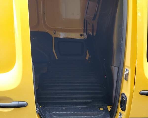 Желтый Рено Кенгу, объемом двигателя 0 л и пробегом 90 тыс. км за 7600 $, фото 8 на Automoto.ua