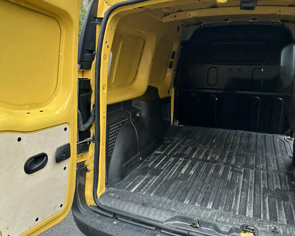 Рено Кенгу 2017 в Луцке на Automoto.ua Желтый Рено Кенгу, объемом двигателя 0 л и пробегом 98 тыс. км за 7900 $, фото 7 на Automoto.ua