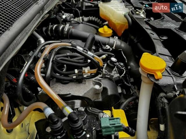 Желтый Рено Кенгу, объемом двигателя 1.5 л и пробегом 109 тыс. км за 8700 $, фото 6 на Automoto.ua