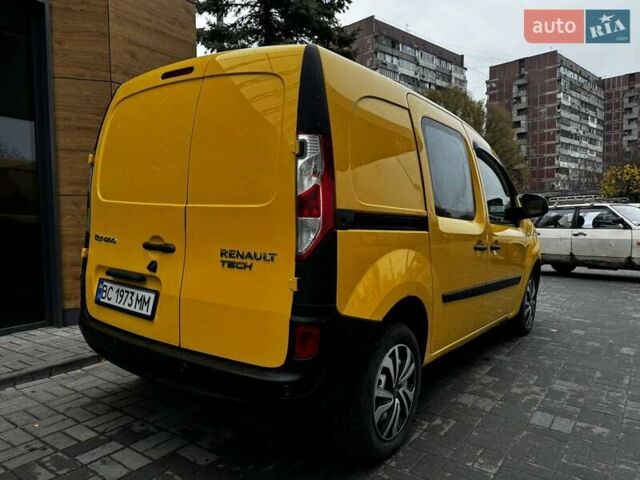 Желтый Рено Кенгу, объемом двигателя 1.5 л и пробегом 109 тыс. км за 9500 $, фото 3 на Automoto.ua