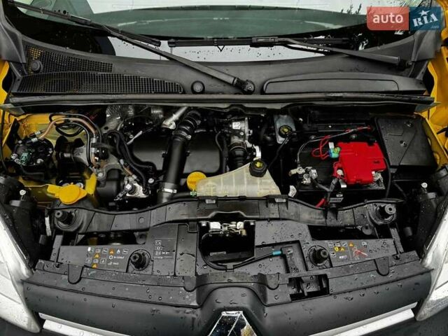 Желтый Рено Кенгу, объемом двигателя 1.5 л и пробегом 109 тыс. км за 8700 $, фото 1 на Automoto.ua