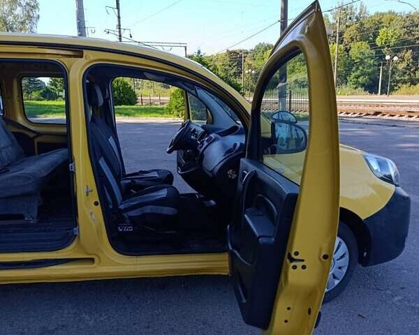 Рено Кенгу 2018 в Львове на Automoto.ua Желтый Рено Кенгу, объемом двигателя 0 л и пробегом 78 тыс. км за 9500 $, фото 12 на Automoto.ua