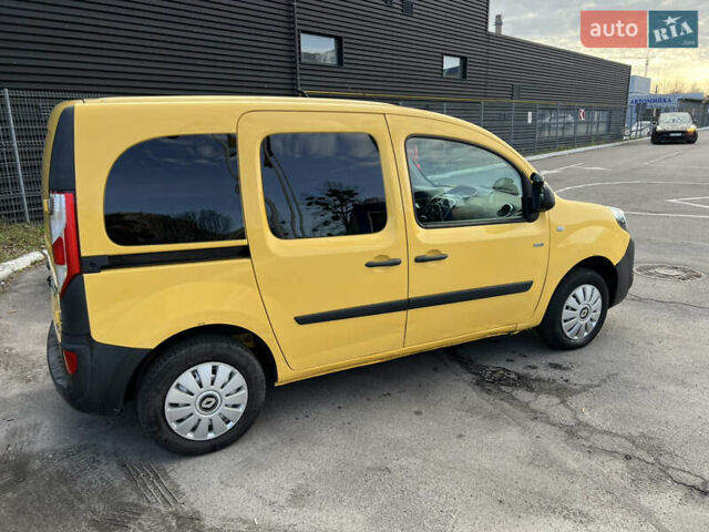 Жовтий Рено Кєнгу, об'ємом двигуна 0 л та пробігом 81 тис. км за 9200 $, фото 4 на Automoto.ua