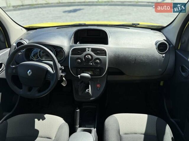 Желтый Рено Кенгу, объемом двигателя 0 л и пробегом 40 тыс. км за 9500 $, фото 6 на Automoto.ua