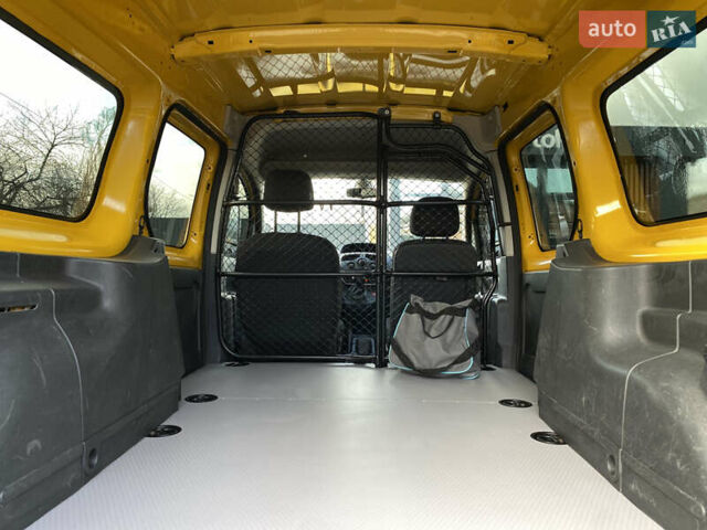 Желтый Рено Кенгу, объемом двигателя 0 л и пробегом 57 тыс. км за 9950 $, фото 21 на Automoto.ua