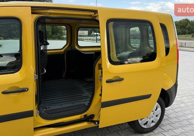 Желтый Рено Кенгу, объемом двигателя 0 л и пробегом 76 тыс. км за 10400 $, фото 26 на Automoto.ua
