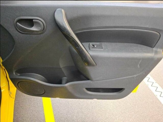 Рено Кенгу 2020 в Тернополе на Automoto.ua Желтый Рено Кенгу, объемом двигателя 0 л и пробегом 42 тыс. км за 8490 $, фото 13 на Automoto.ua