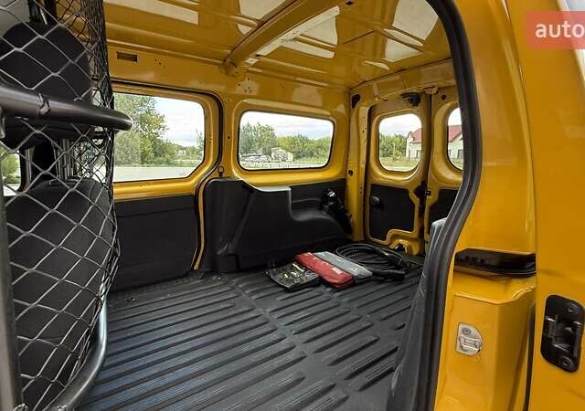 Желтый Рено Кенгу, объемом двигателя 0 л и пробегом 76 тыс. км за 10400 $, фото 28 на Automoto.ua