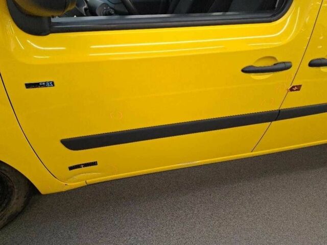 Рено Кенгу 2020 в Тернополе на Automoto.ua Желтый Рено Кенгу, объемом двигателя 0 л и пробегом 42 тыс. км за 8490 $, фото 15 на Automoto.ua