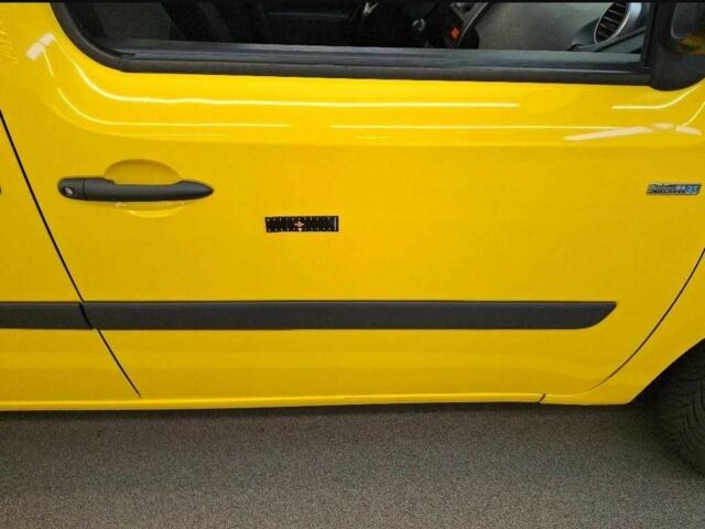 Рено Кенгу 2020 в Тернополе на Automoto.ua Желтый Рено Кенгу, объемом двигателя 0 л и пробегом 42 тыс. км за 8490 $, фото 16 на Automoto.ua