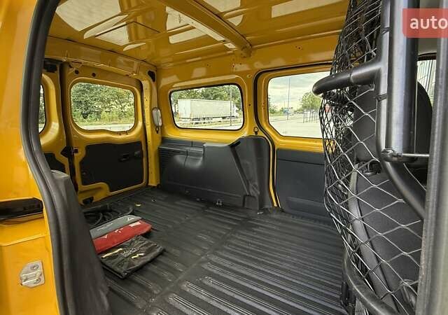 Желтый Рено Кенгу, объемом двигателя 0 л и пробегом 76 тыс. км за 10400 $, фото 25 на Automoto.ua