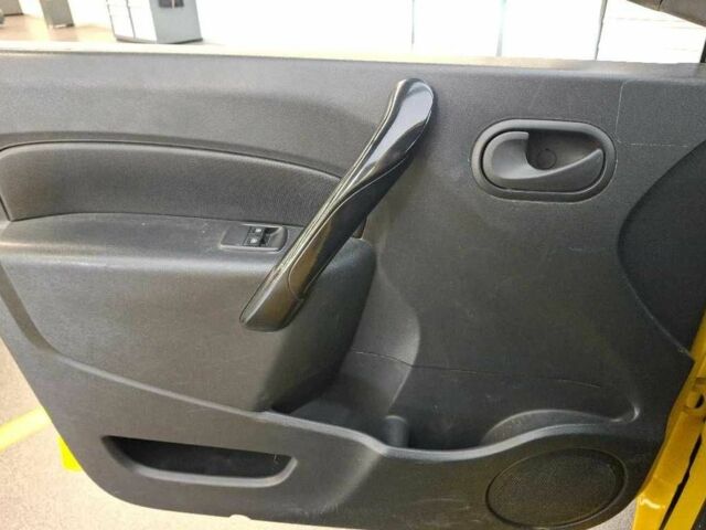 Рено Кенгу 2020 в Тернополе на Automoto.ua Желтый Рено Кенгу, объемом двигателя 0 л и пробегом 42 тыс. км за 8490 $, фото 5 на Automoto.ua