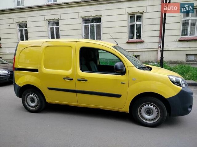 Желтый Рено Кенгу, объемом двигателя 0 л и пробегом 22 тыс. км за 9600 $, фото 1 на Automoto.ua