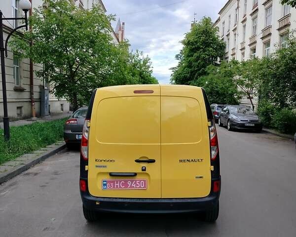 Желтый Рено Кенгу, объемом двигателя 0 л и пробегом 22 тыс. км за 9600 $, фото 2 на Automoto.ua