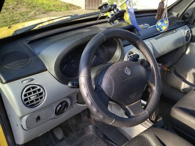 Желтый Рено Кенгу, объемом двигателя 1.5 л и пробегом 158 тыс. км за 4300 $, фото 13 на Automoto.ua
