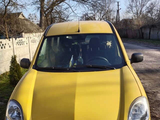 Желтый Рено Кенгу, объемом двигателя 1.5 л и пробегом 158 тыс. км за 4300 $, фото 20 на Automoto.ua