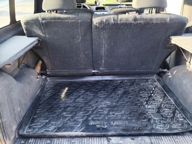 Желтый Рено Кенгу, объемом двигателя 1.5 л и пробегом 158 тыс. км за 4300 $, фото 8 на Automoto.ua