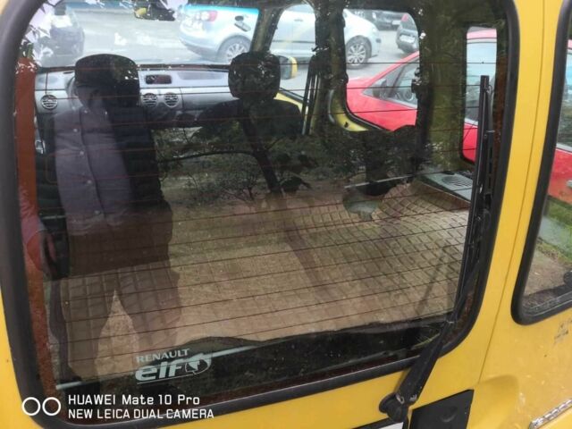 Желтый Рено Кенгу, объемом двигателя 1.4 л и пробегом 165 тыс. км за 3500 $, фото 4 на Automoto.ua