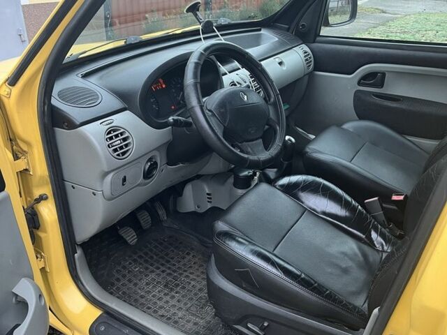 Желтый Рено Кенгу, объемом двигателя 1.5 л и пробегом 500 тыс. км за 3700 $, фото 6 на Automoto.ua