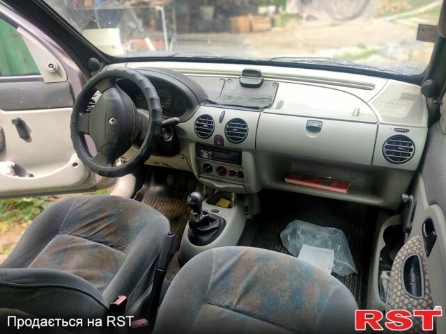 Серый Рено Кенгу, объемом двигателя 1.9 л и пробегом 54 тыс. км за 4100 $, фото 4 на Automoto.ua