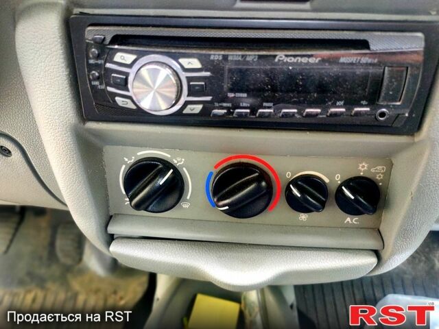 Серый Рено Кенгу, объемом двигателя 1.9 л и пробегом 54 тыс. км за 4100 $, фото 6 на Automoto.ua