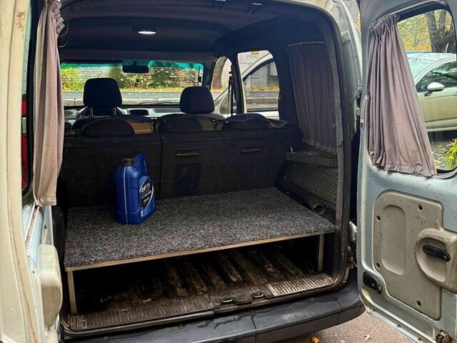 Серый Рено Кенгу, объемом двигателя 1.5 л и пробегом 200 тыс. км за 3900 $, фото 3 на Automoto.ua