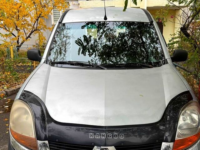 Серый Рено Кенгу, объемом двигателя 1.5 л и пробегом 200 тыс. км за 3900 $, фото 7 на Automoto.ua