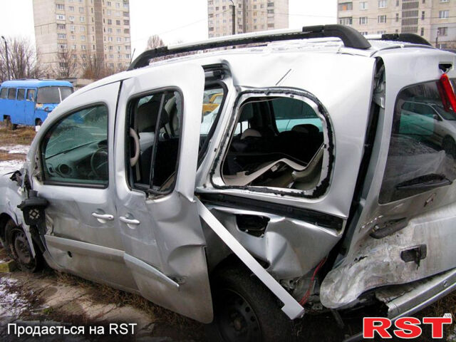 Серый Рено Кенгу, объемом двигателя 1.6 л и пробегом 221 тыс. км за 2000 $, фото 6 на Automoto.ua