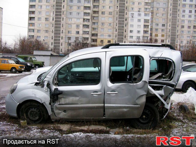 Серый Рено Кенгу, объемом двигателя 1.6 л и пробегом 221 тыс. км за 2000 $, фото 4 на Automoto.ua